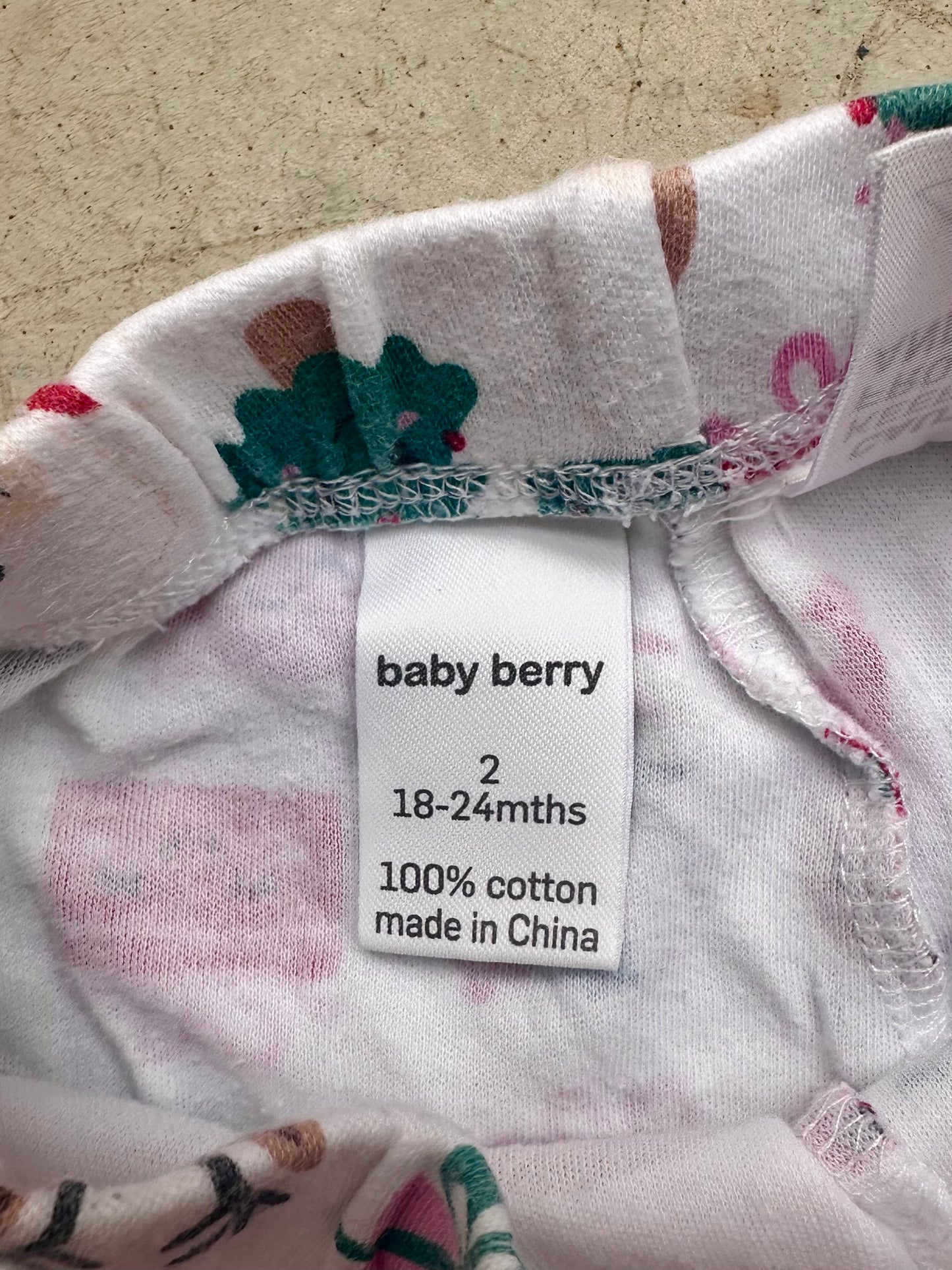 CHRISTMAS - baby Berry shorts - size 2