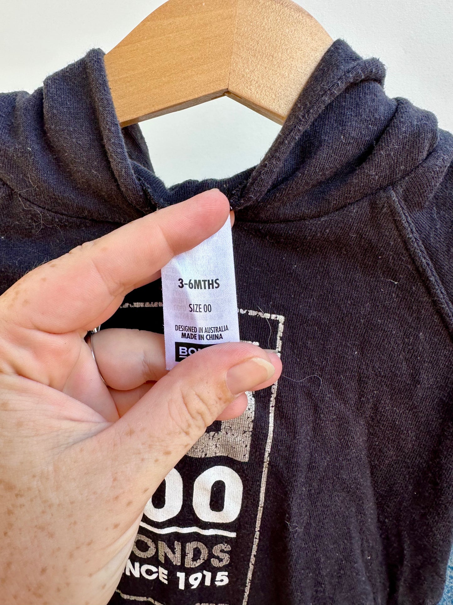 Bonds hoodie bundle - size 00