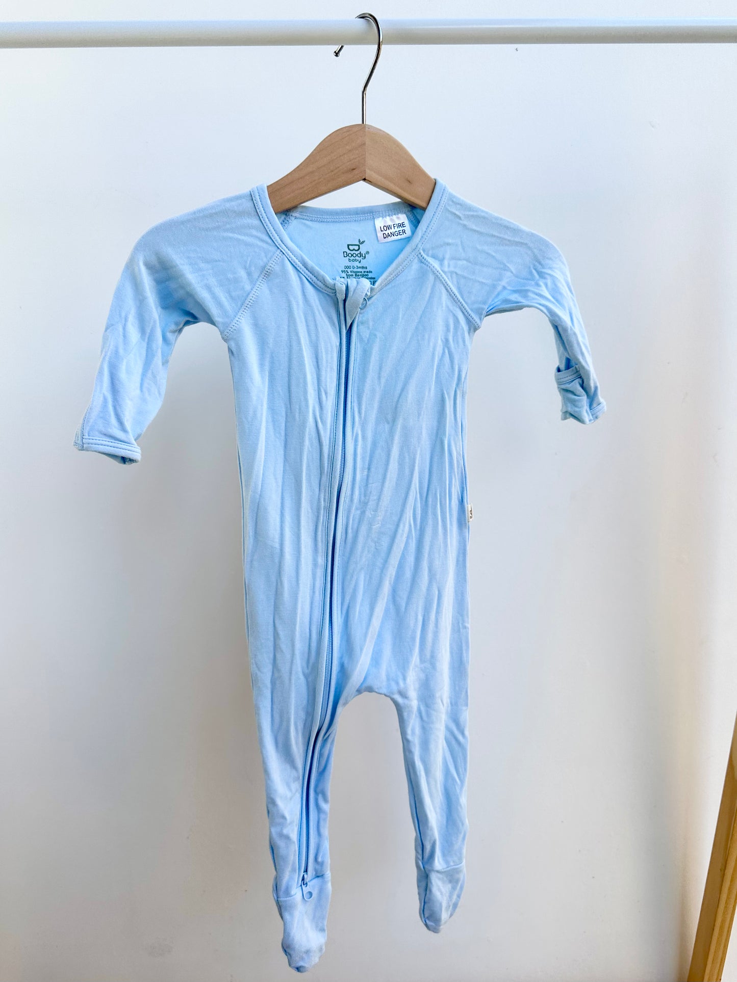 Long sleeved onesie bundle - size 000