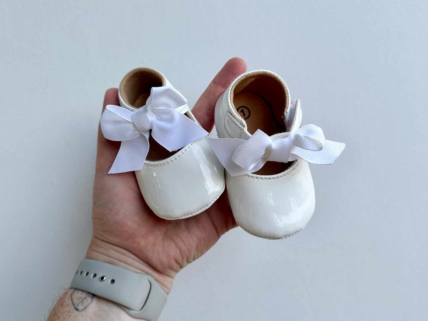 White sandals - size 1