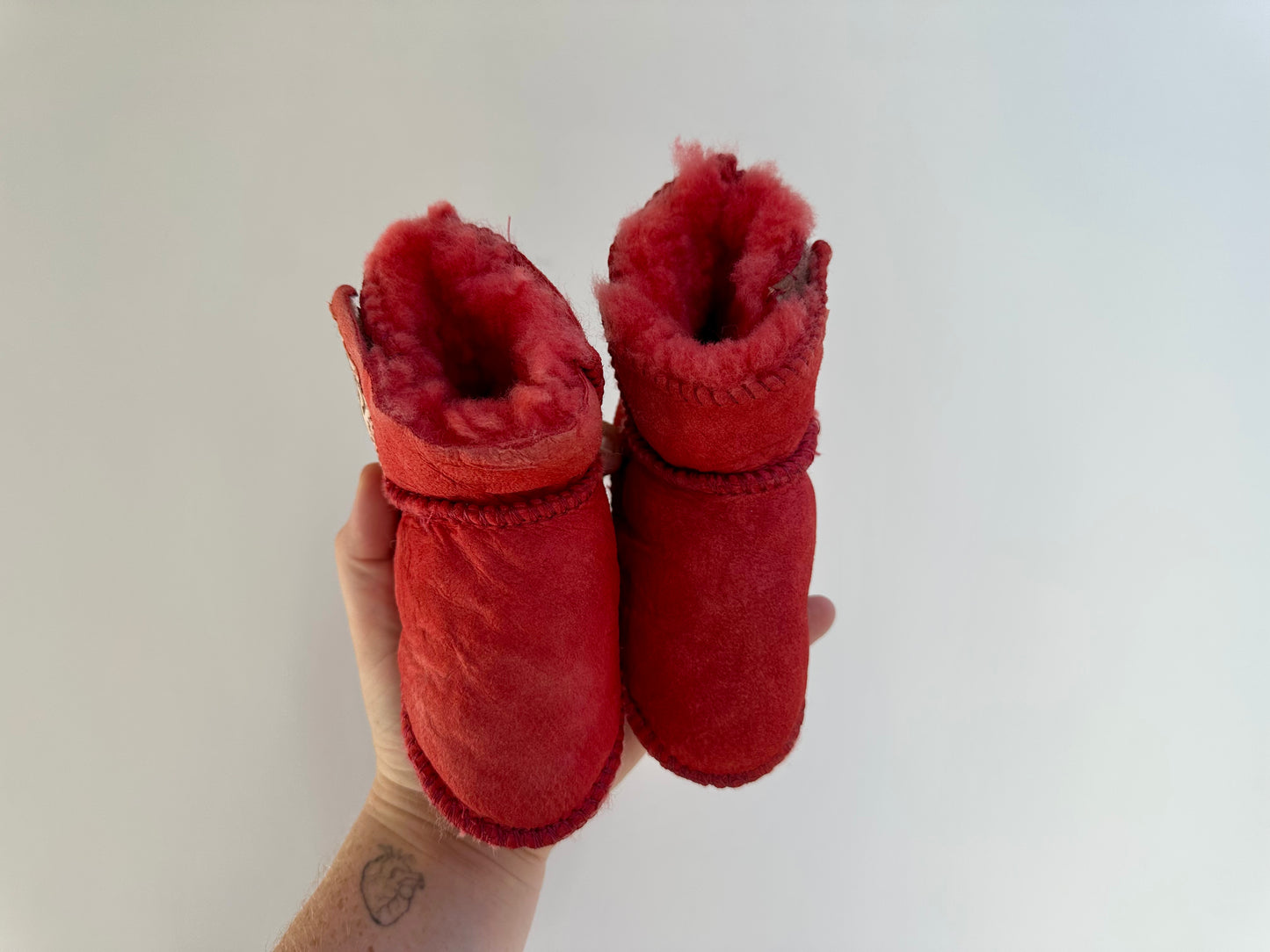 SHOES - UGGs - size ~5-6