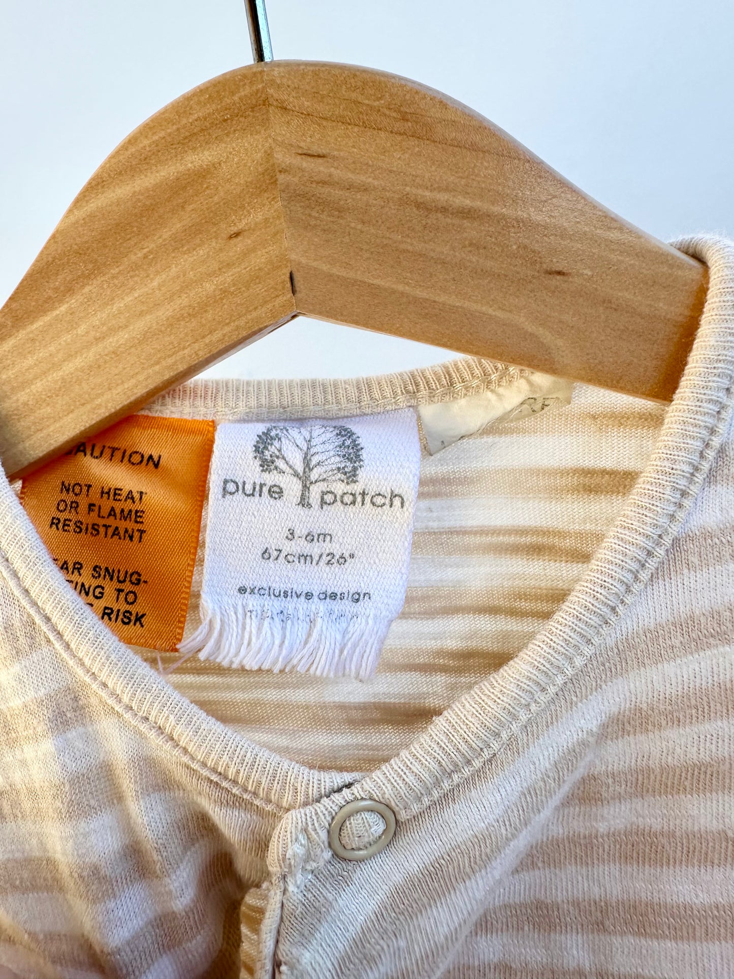 Pure patch romper - size 00