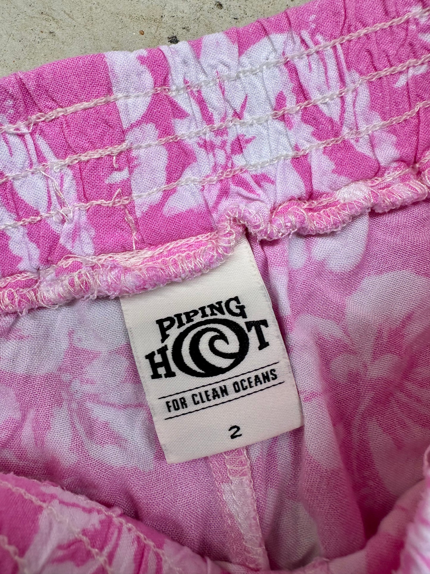 Piping hot pants - size 2