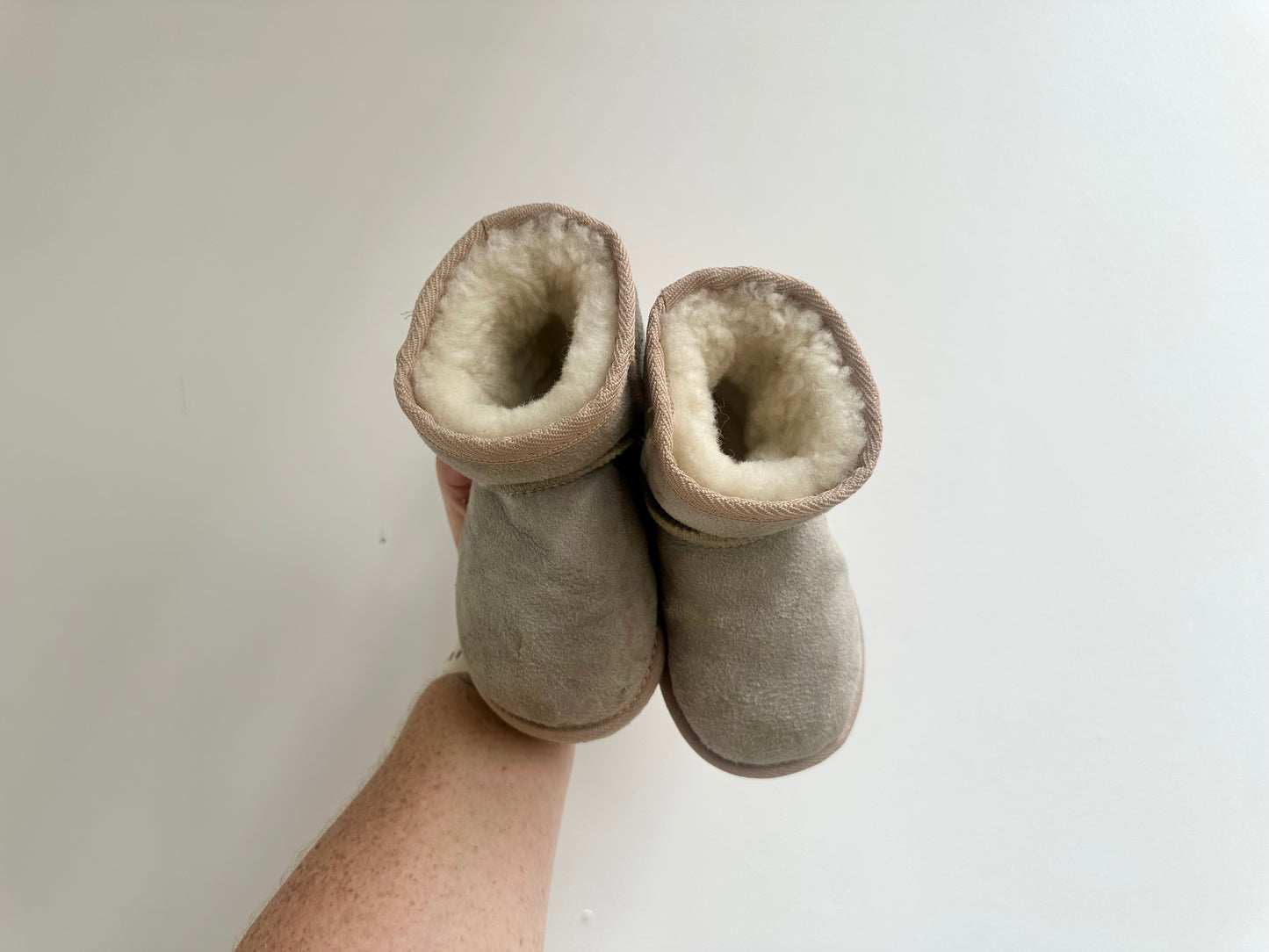 SHOES - Ugg boots - size ~5