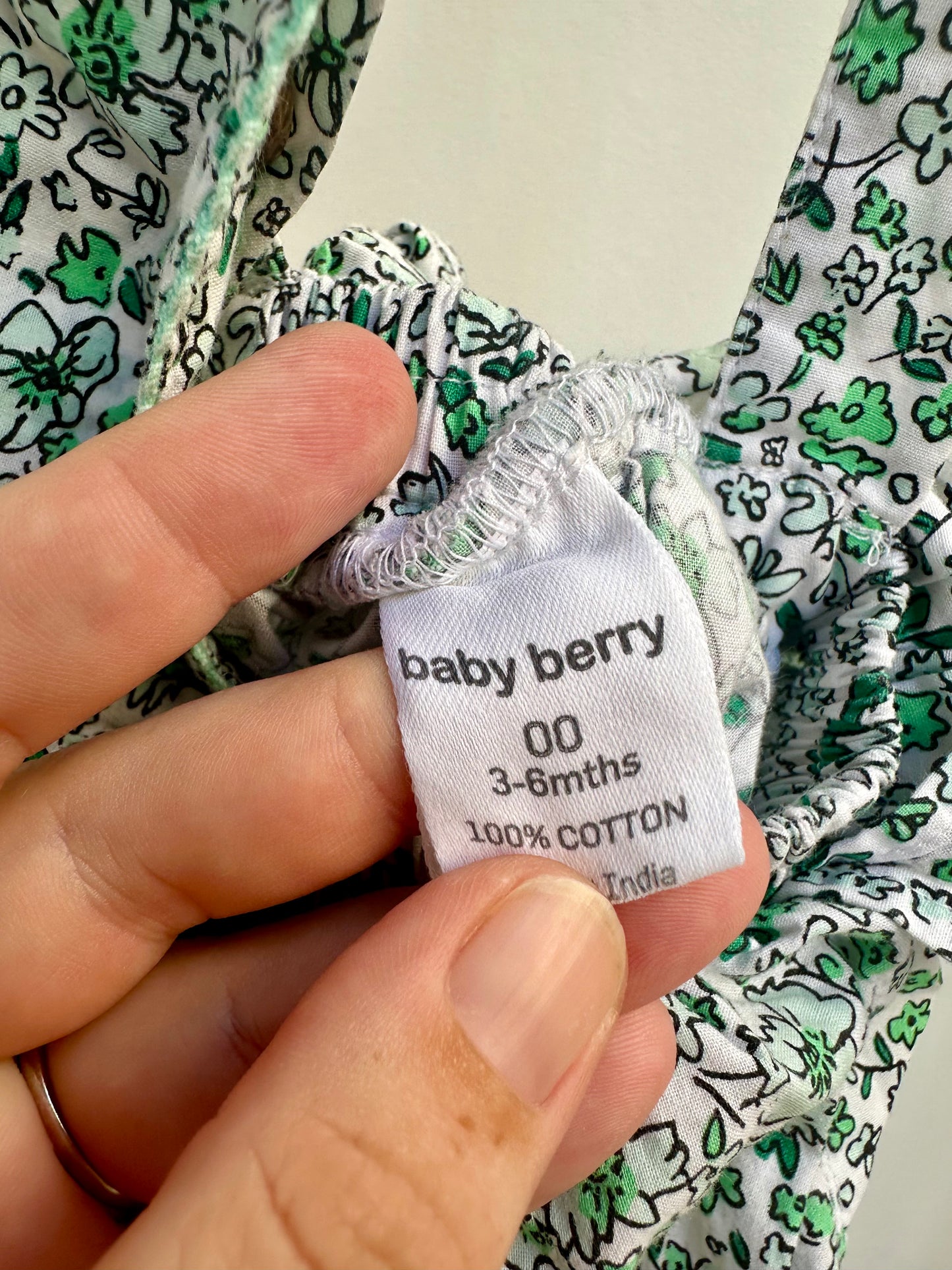 Baby Berry romper - size 00