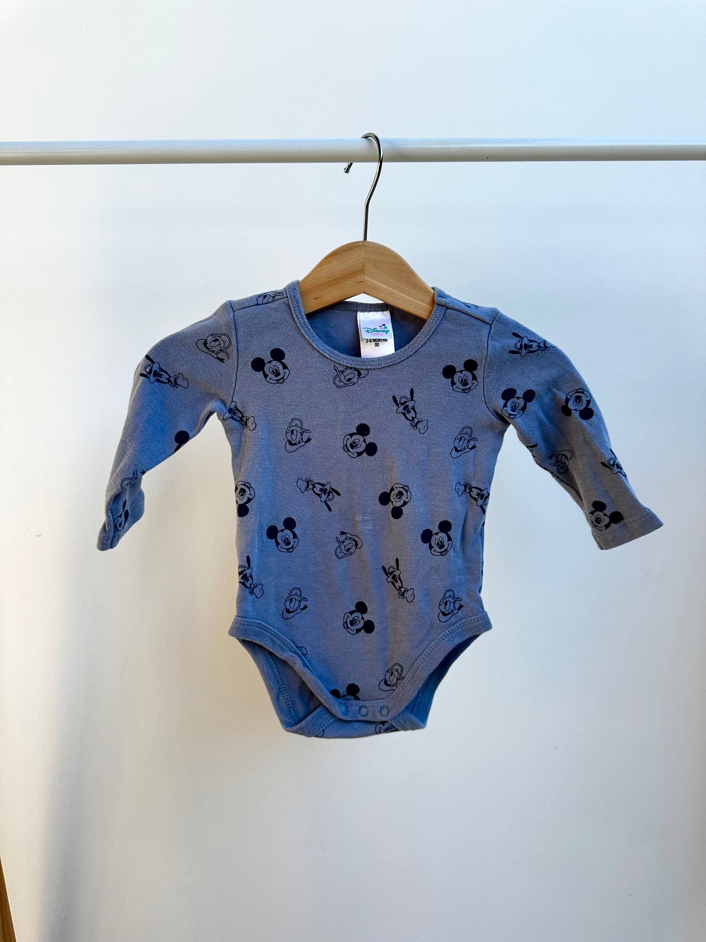 Disney Mickey Mouse bundle - size 00
