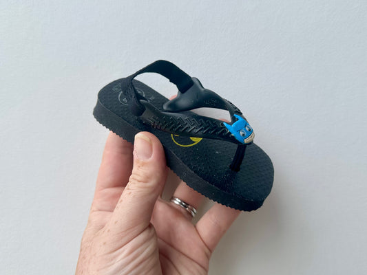 Batman Havaianas - size 4