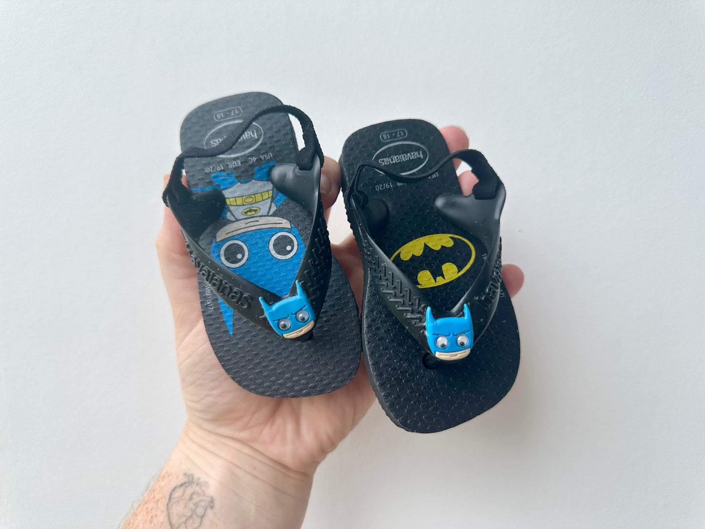 Batman Havaianas - size 4