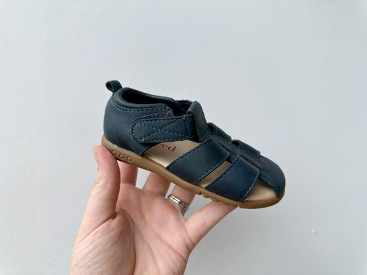 Seed sandals - size 22
