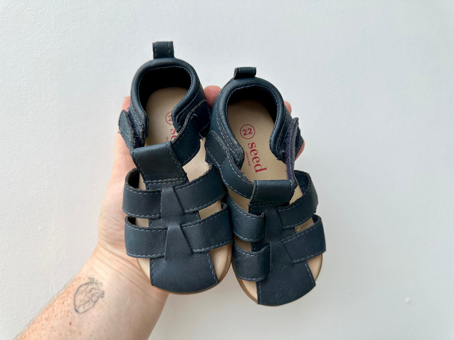 Seed sandals - size 22