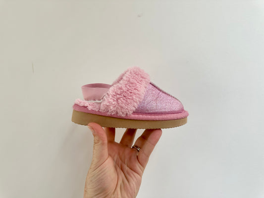 SHOES - Cotton On slippers - size ~5