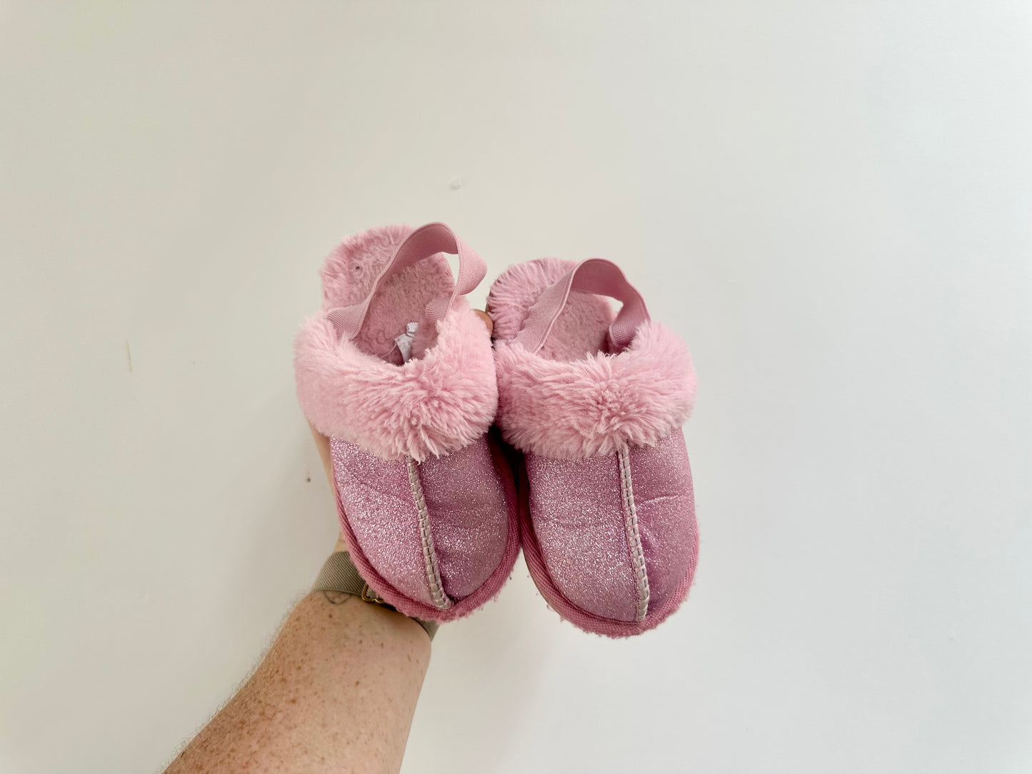 SHOES - Cotton On slippers - size ~5