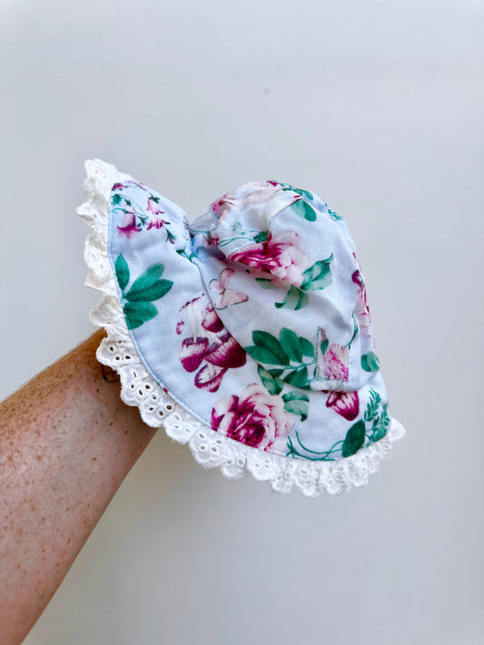 Baby Baby hat - size 0000