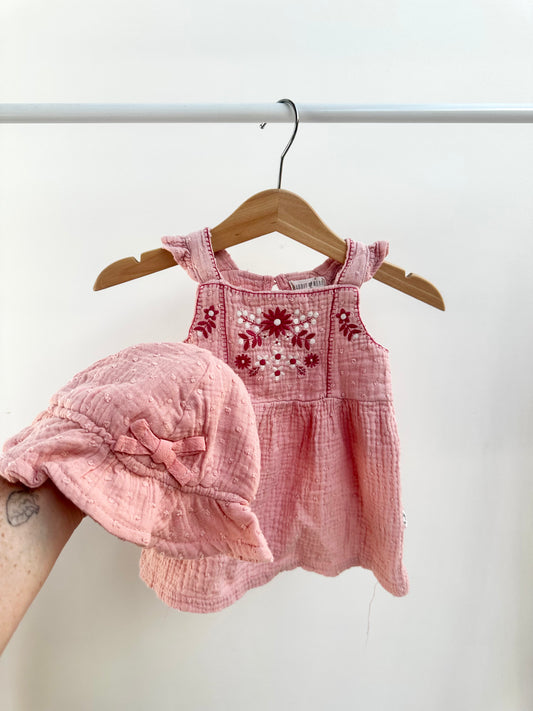 Rabbit and Bear set + hat - size 00