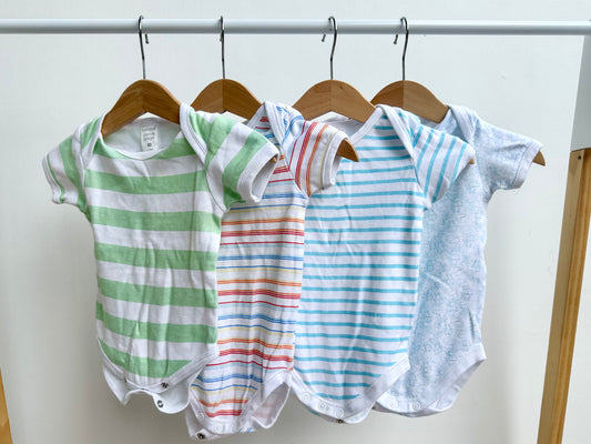 Short sleeved onesie bundle - size 00