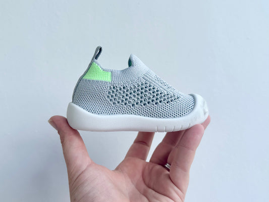 Duckies dupe shoes - size 4