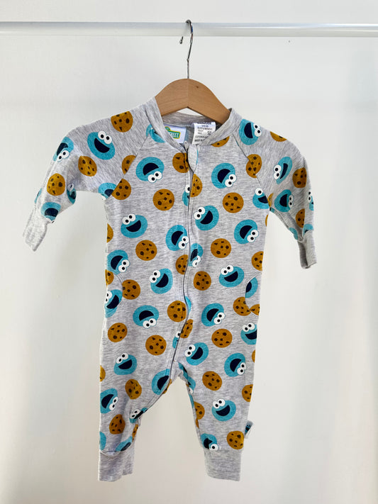 Sesame Street onesie - size 00