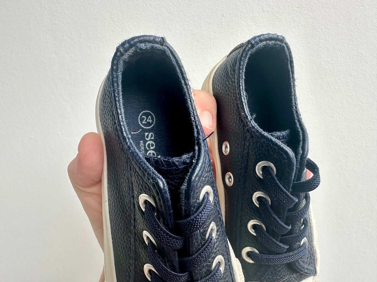 Seed sneakers - size 24