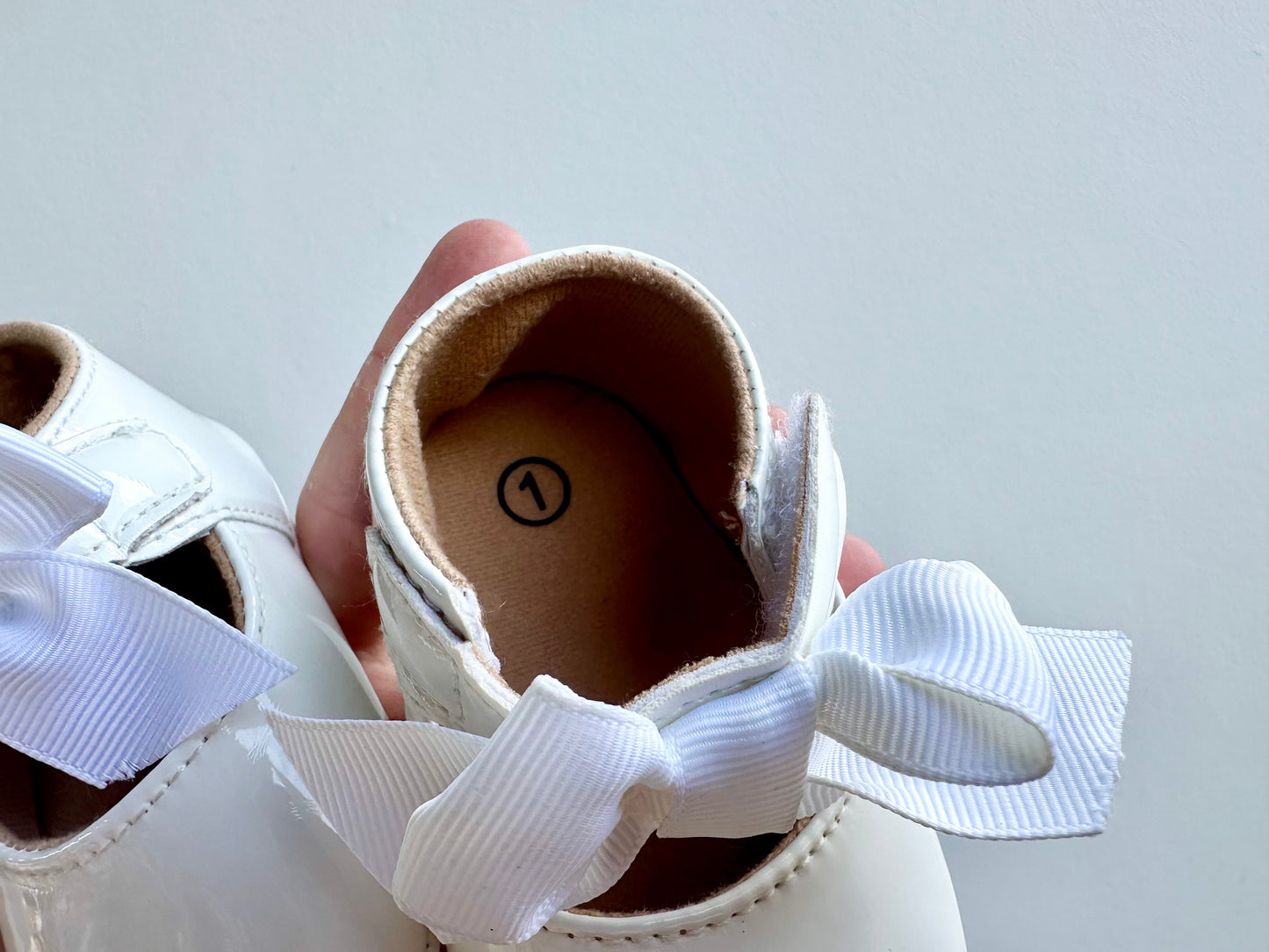 White sandals - size 1