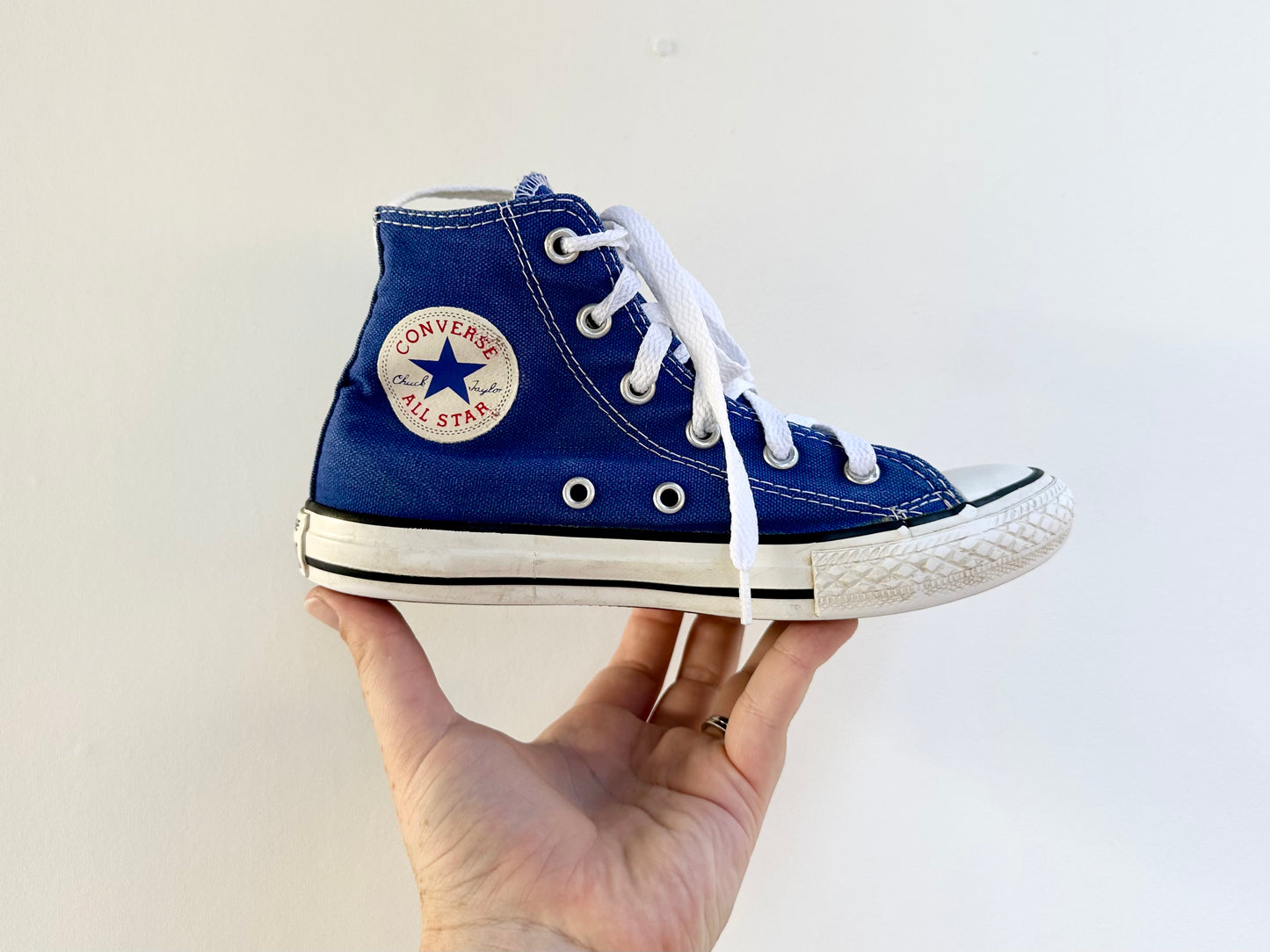 SHOES - Converse hi tops - size 1jnr