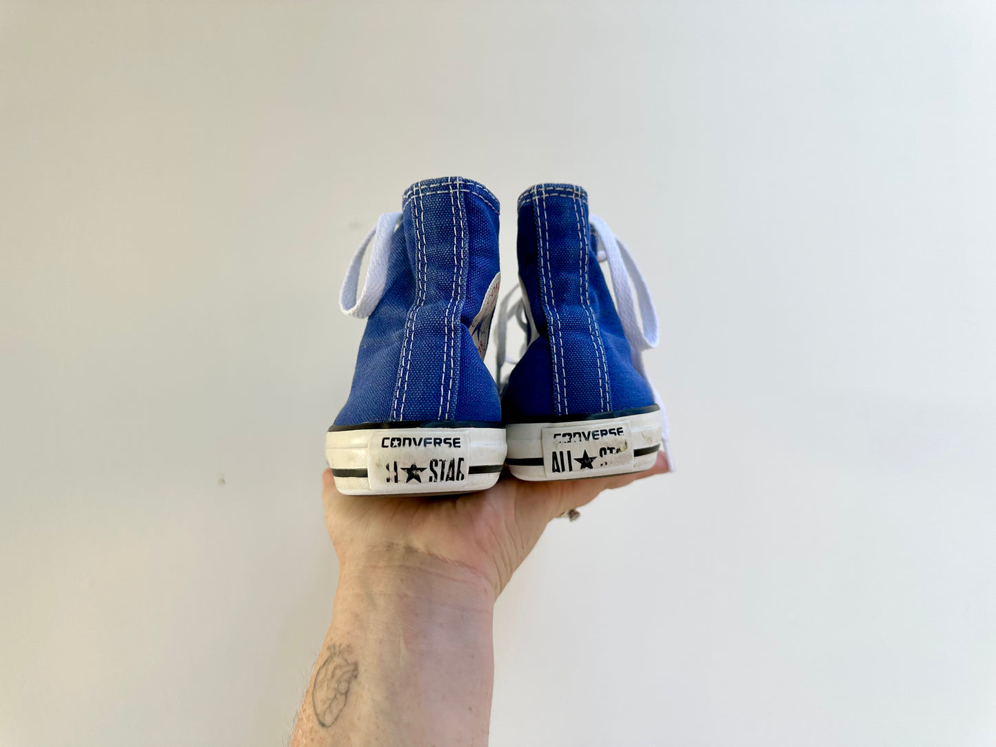 SHOES - Converse hi tops - size 1jnr