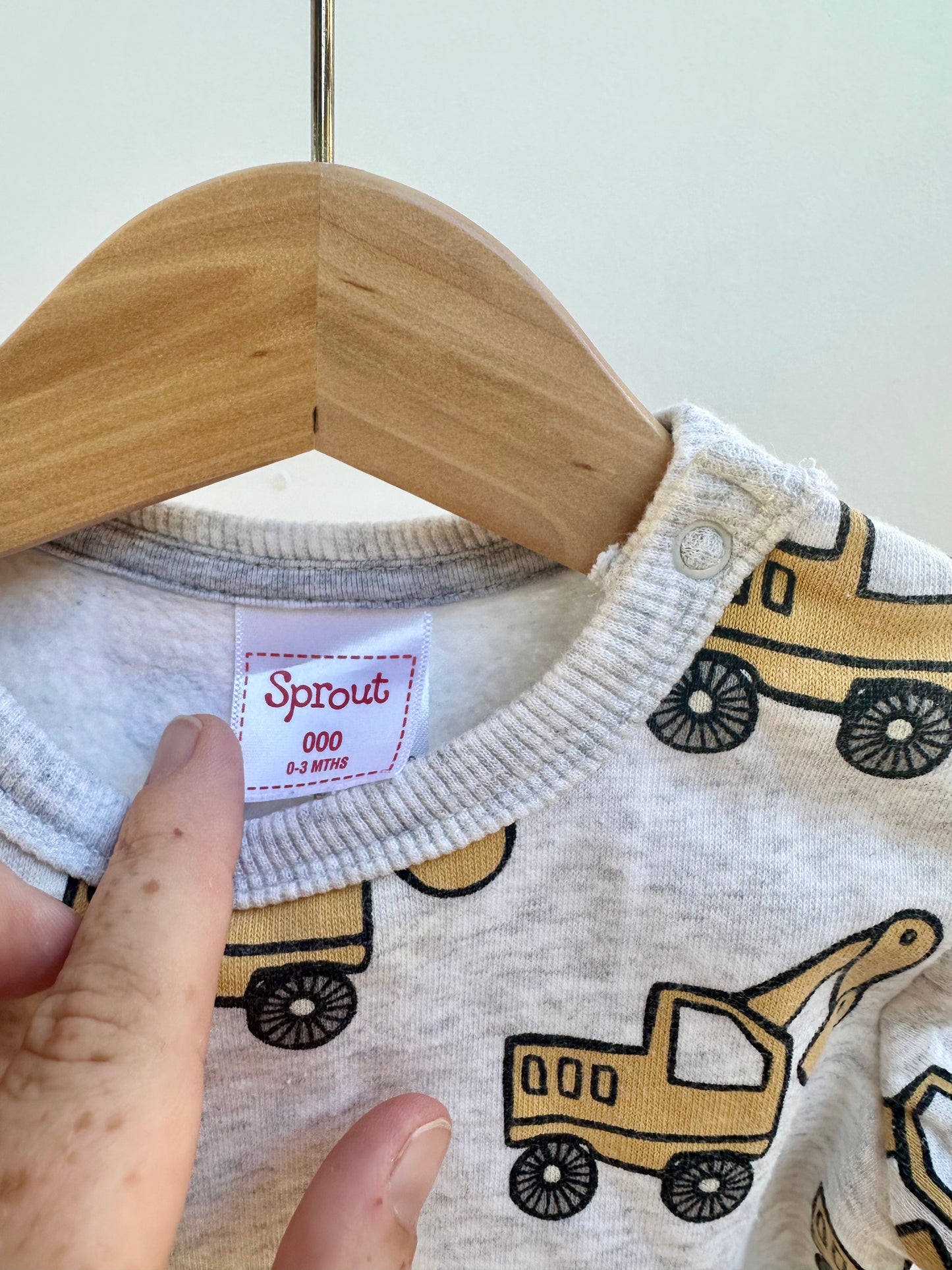 Sprout jumper - size 000