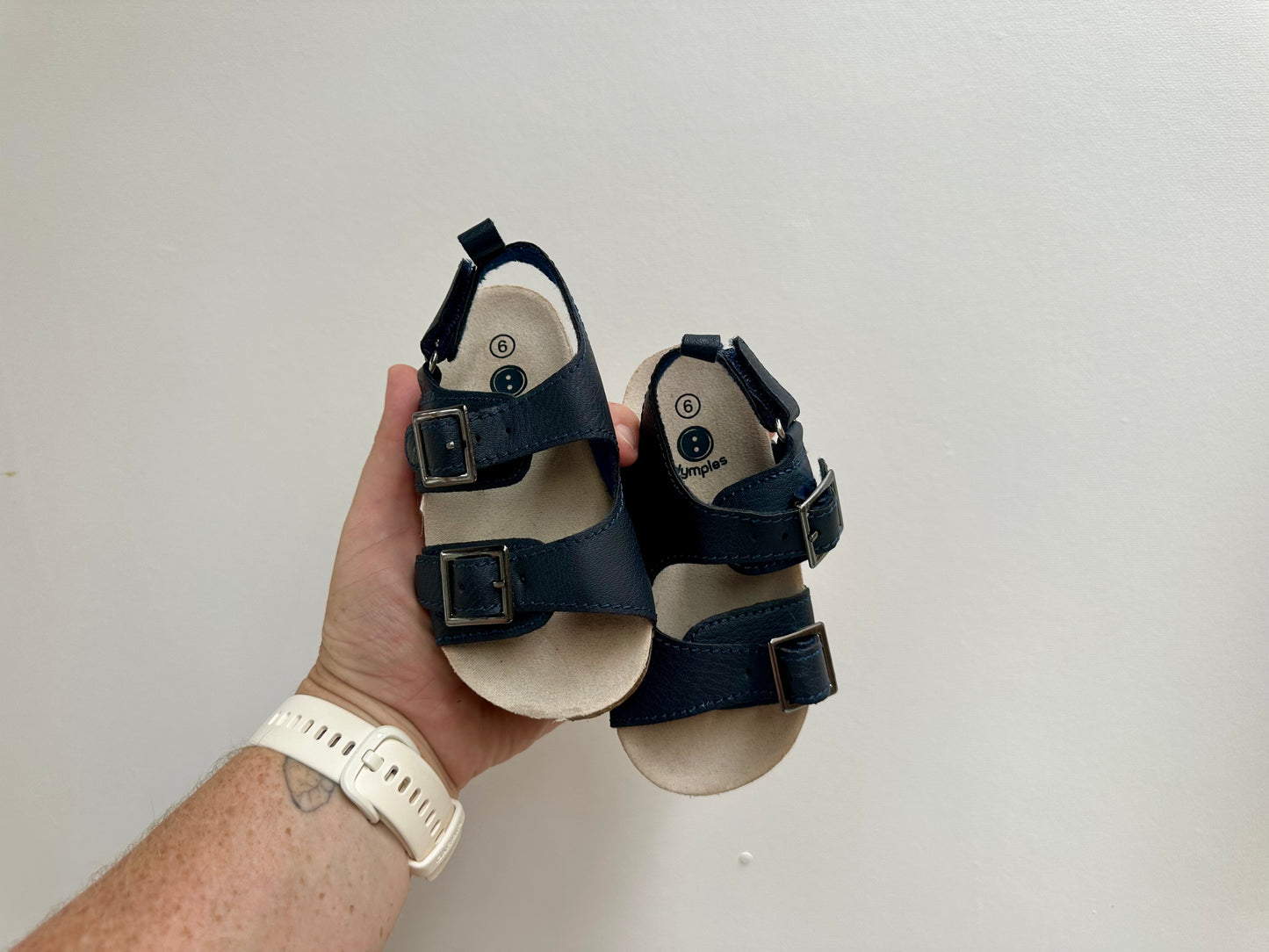 SHOES - Dymples sandals - size 6