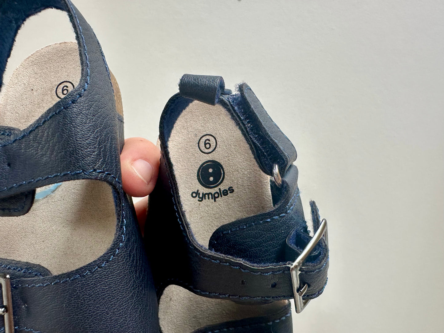 SHOES - Dymples sandals - size 6
