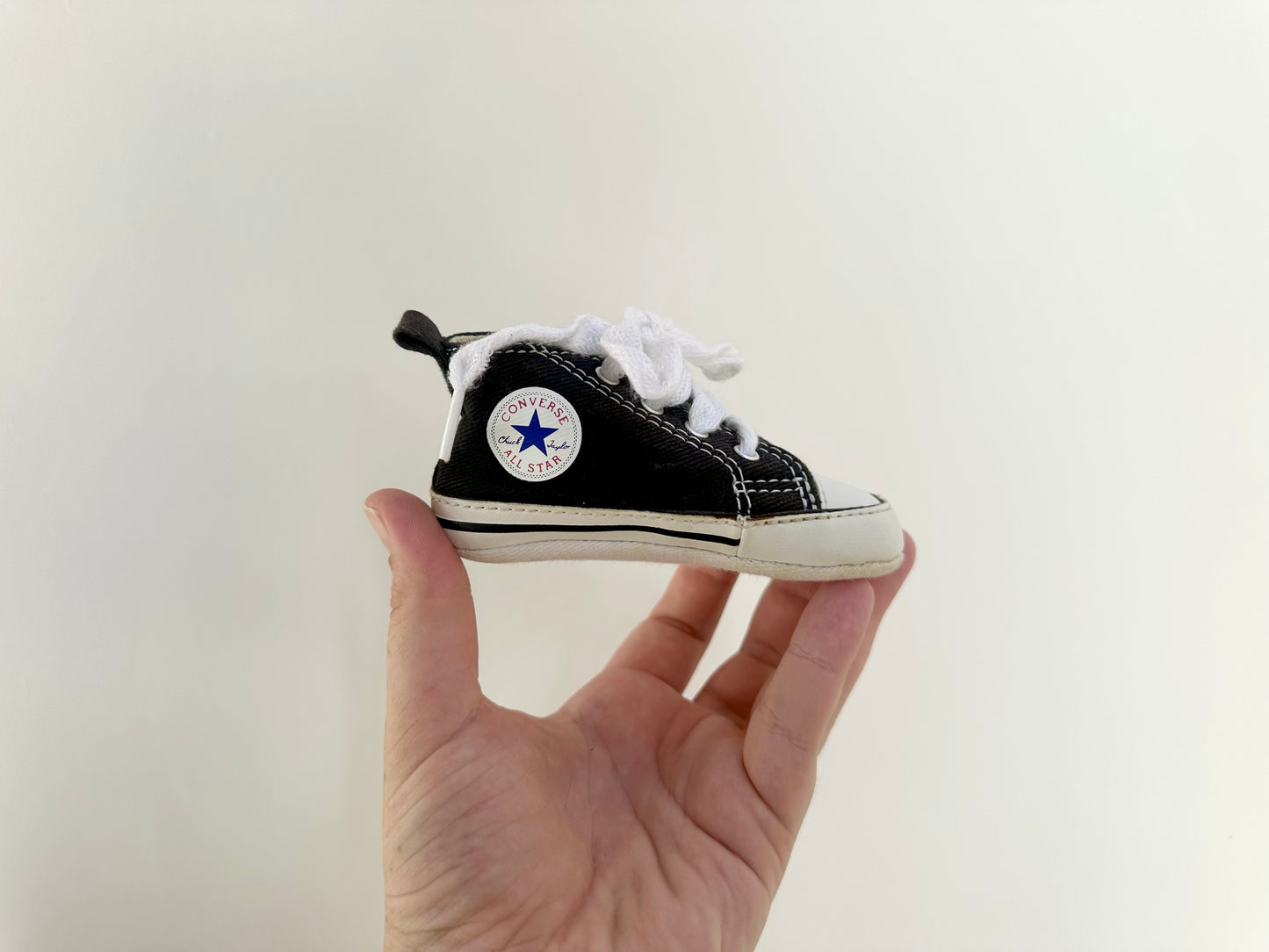 SHOES - Converse crib shoes - size 3