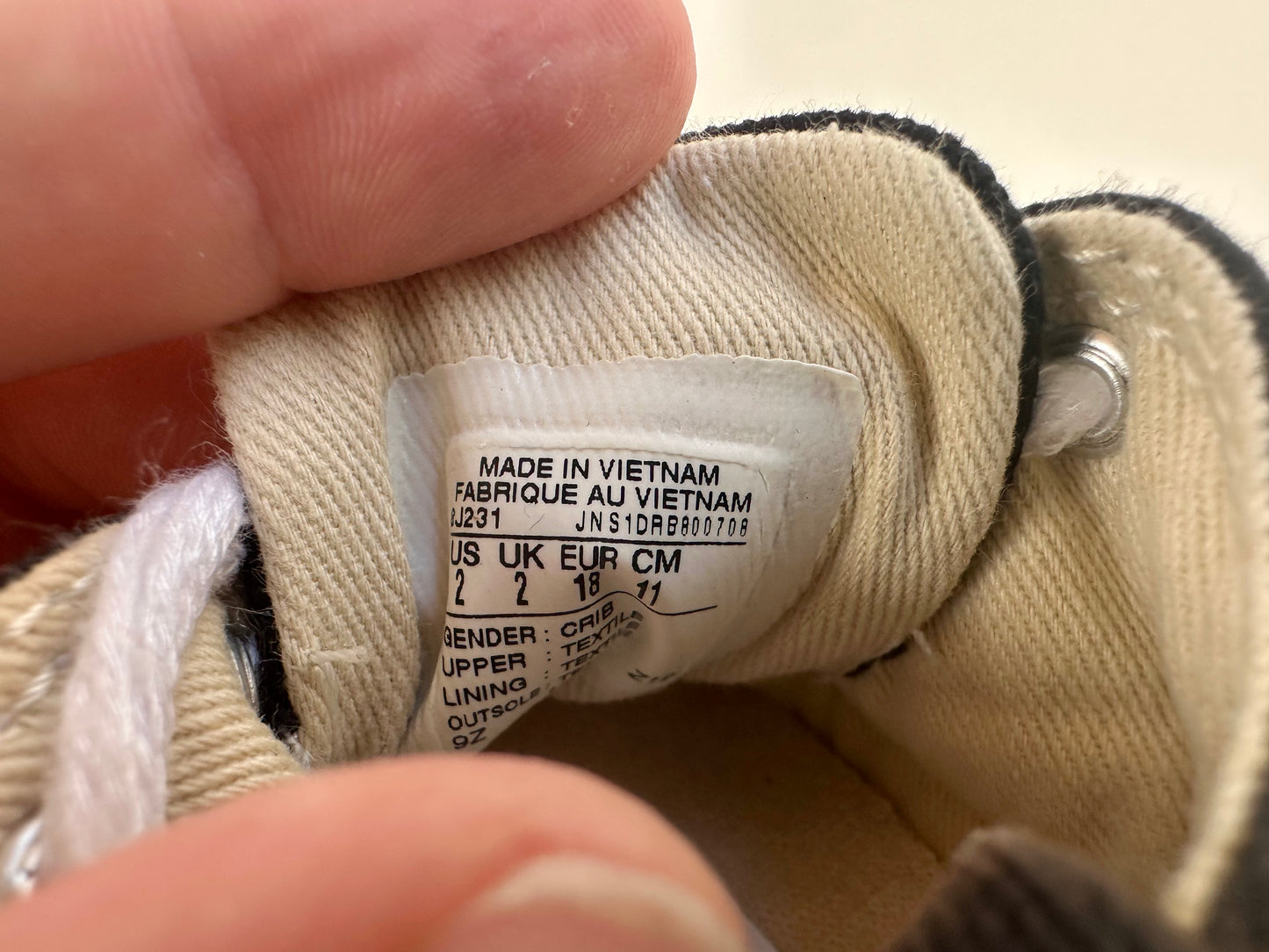 SHOES - Converse crib shoes - size 3