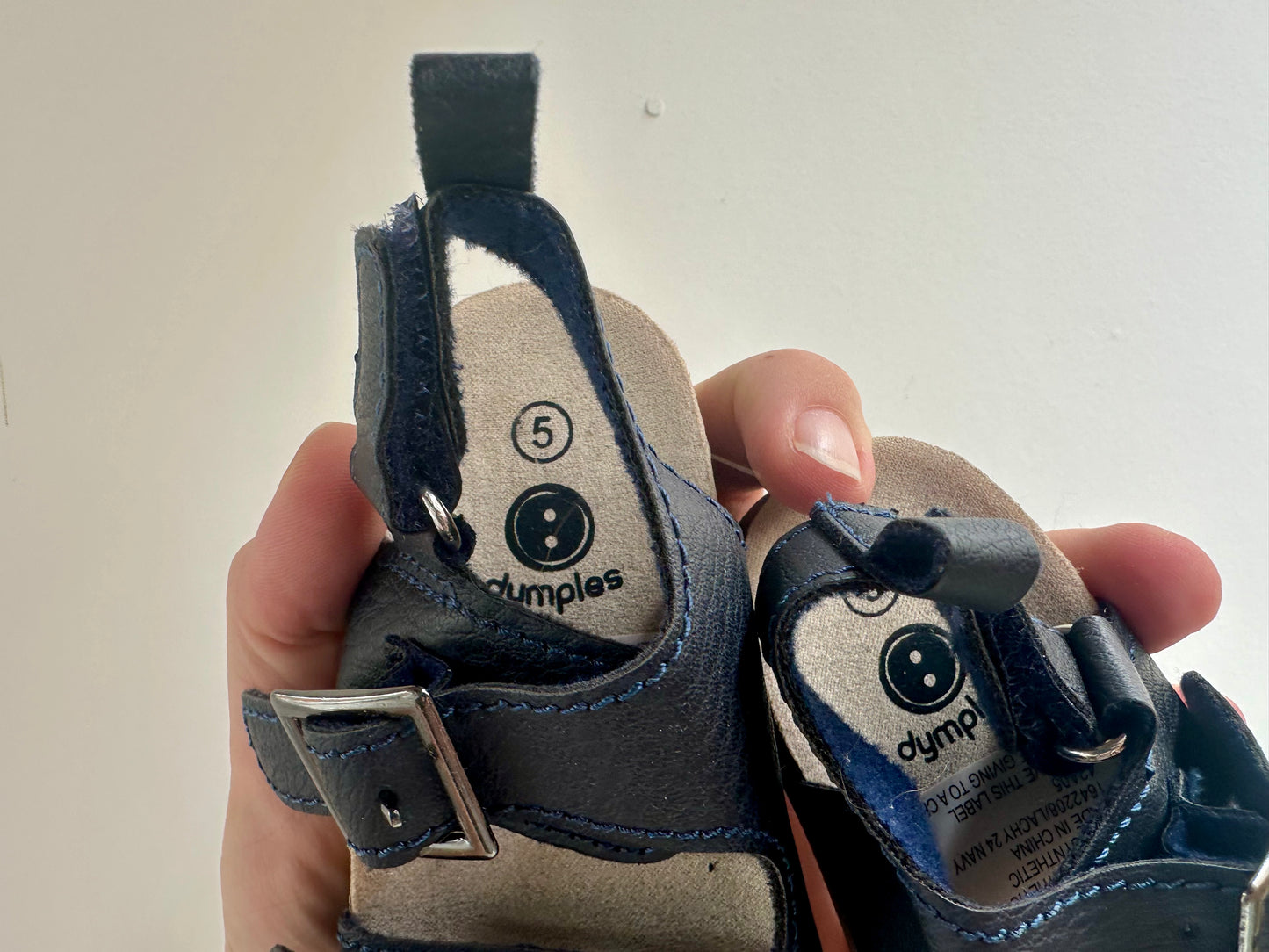 SHOES - Dymples sandals - size 5