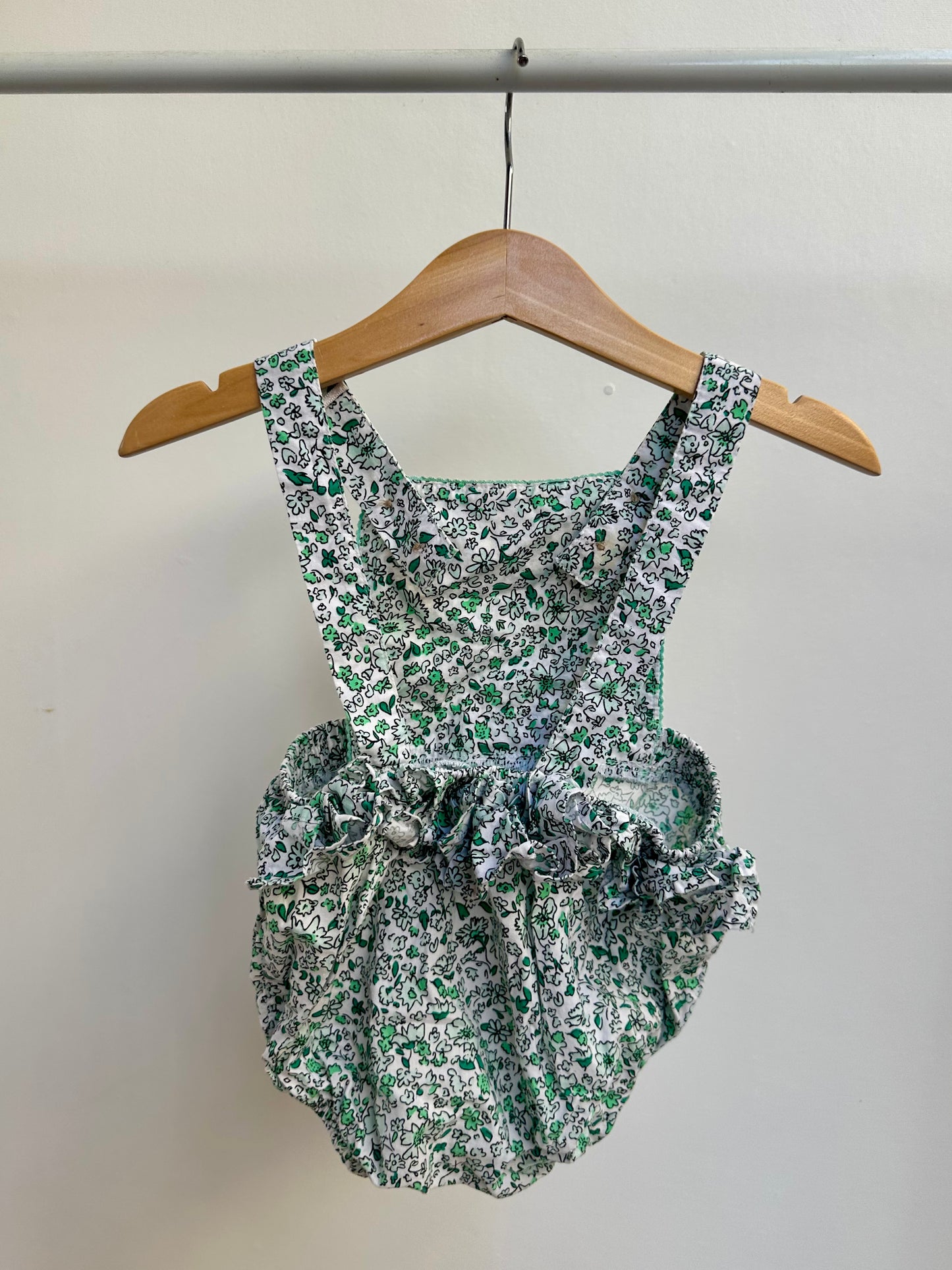 Baby Berry romper - size 00