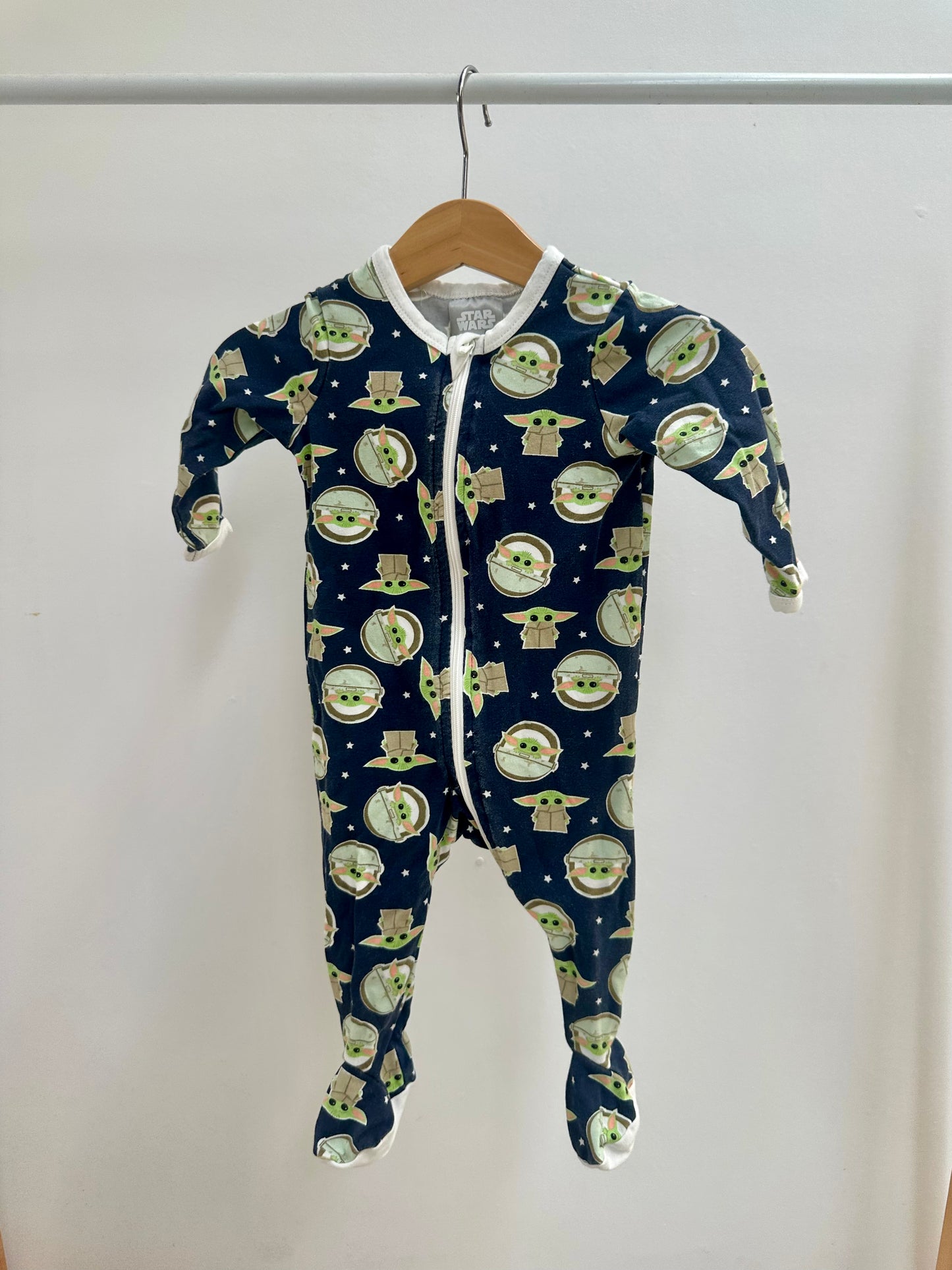 Star Wars onesie - size 00