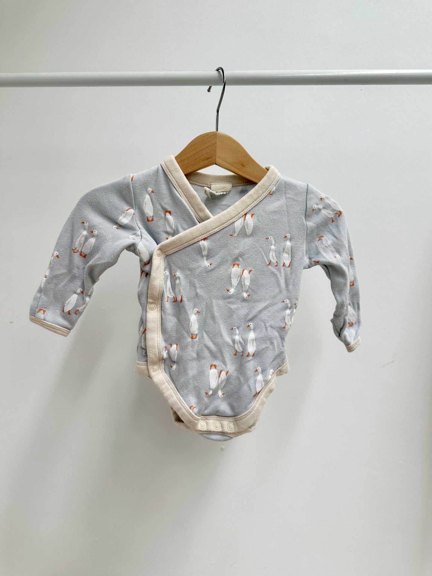 Baby berry onesie - size 00