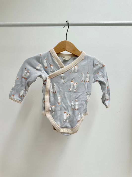 Baby berry onesie - size 00
