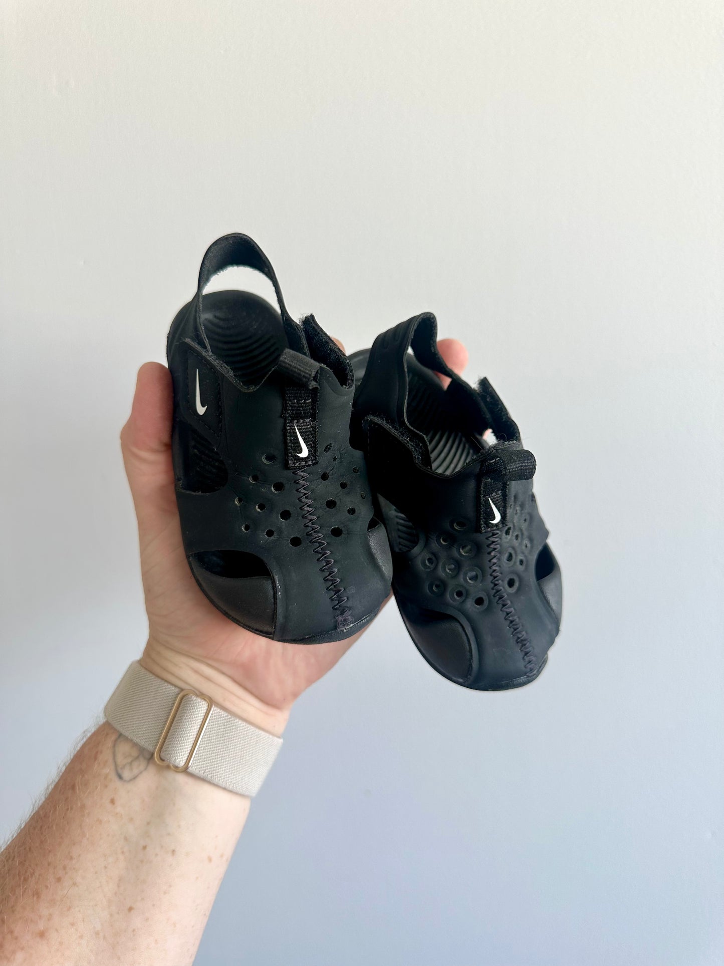 SHOES - Nike Sandals - size 5c