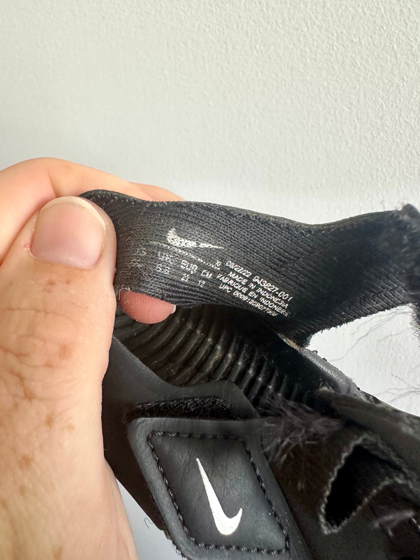 SHOES - Nike Sandals - size 6c