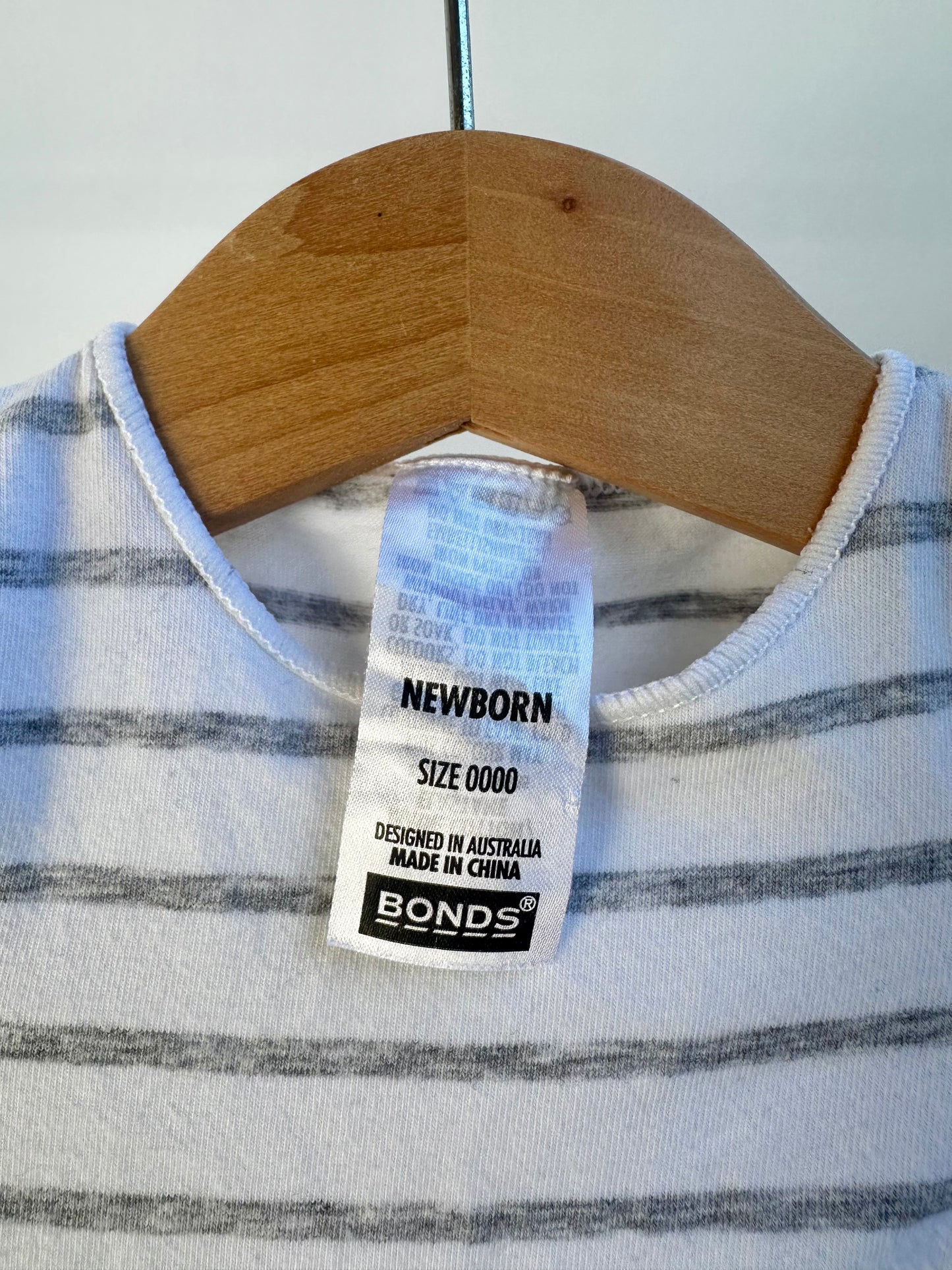 Bonds onesie bundle - size 0000