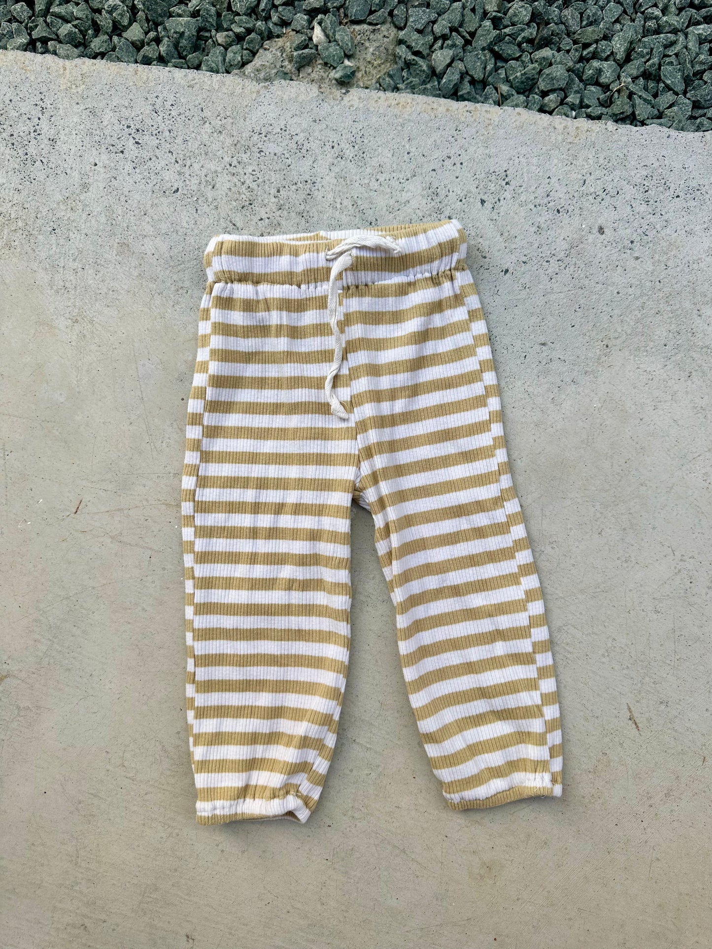 Pants bundle - size 2