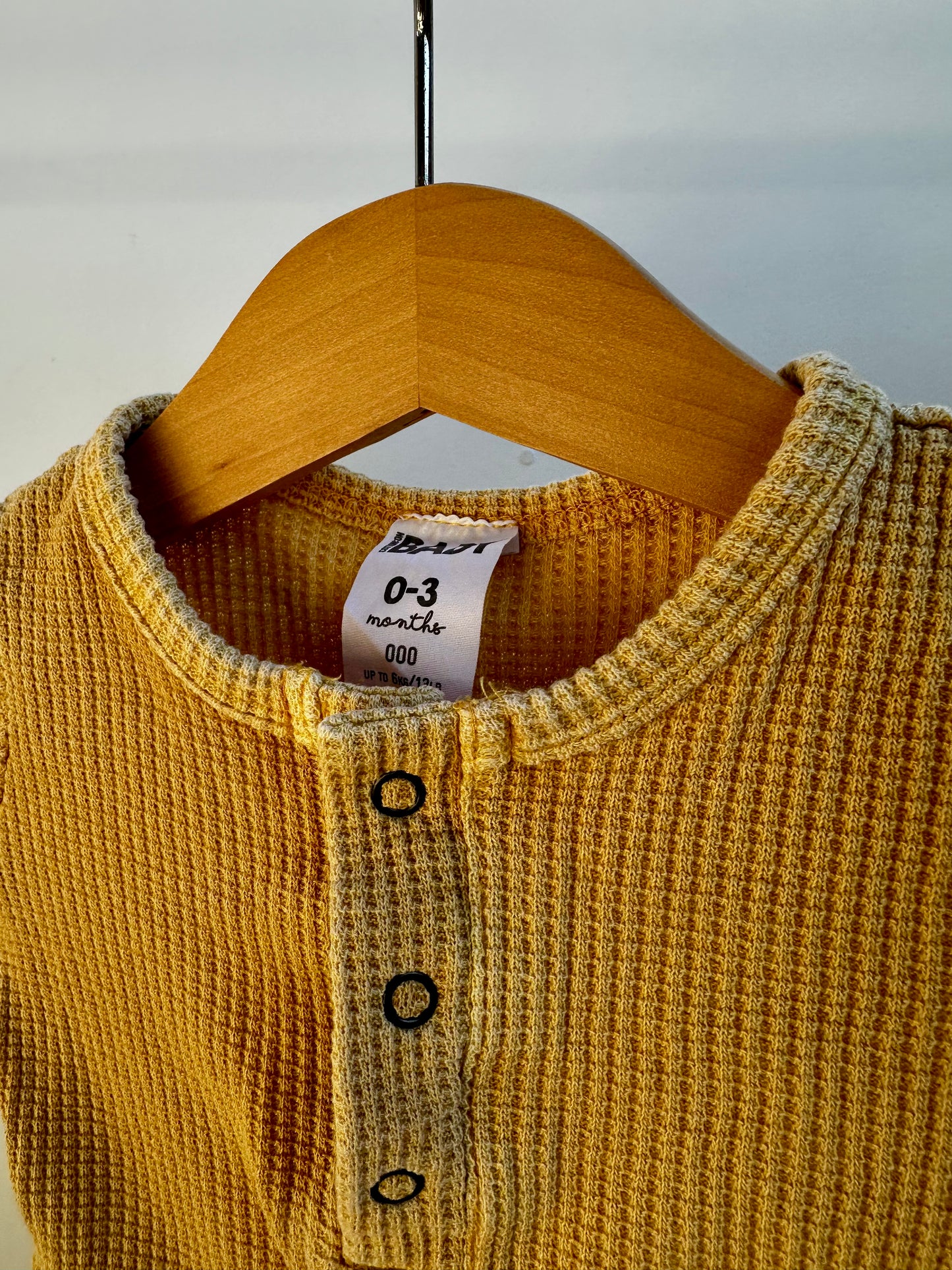 Cotton On Baby onesie - size 000
