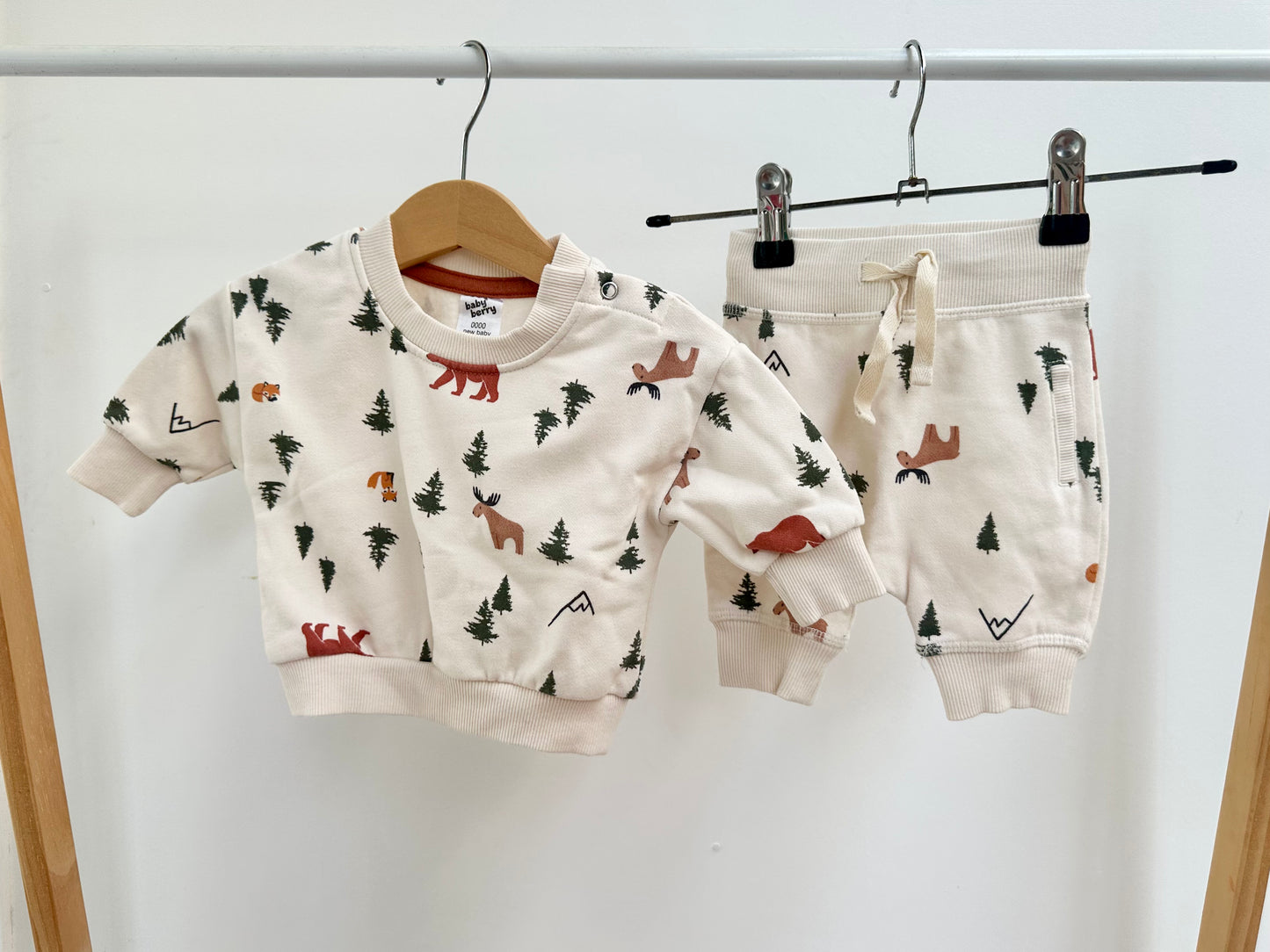 Baby Berry tracksuit - size 0000