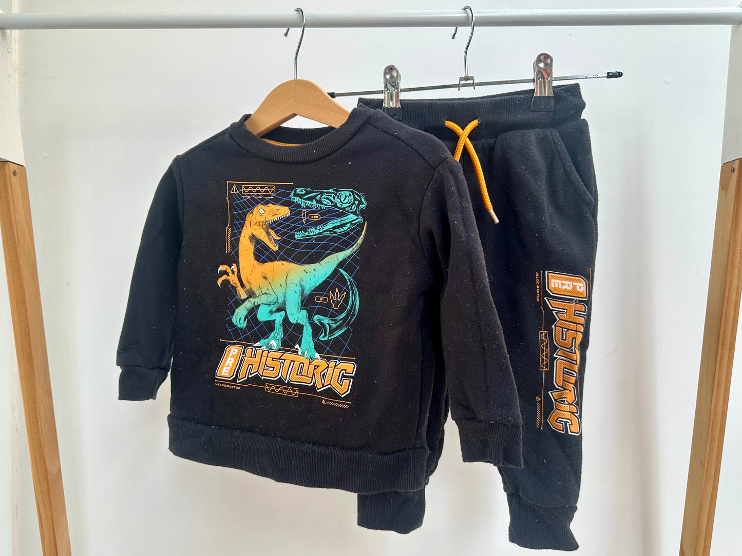 Anko tracksuit - size 2