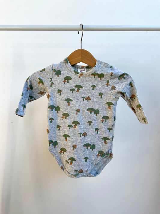 Seed onesie - size 000
