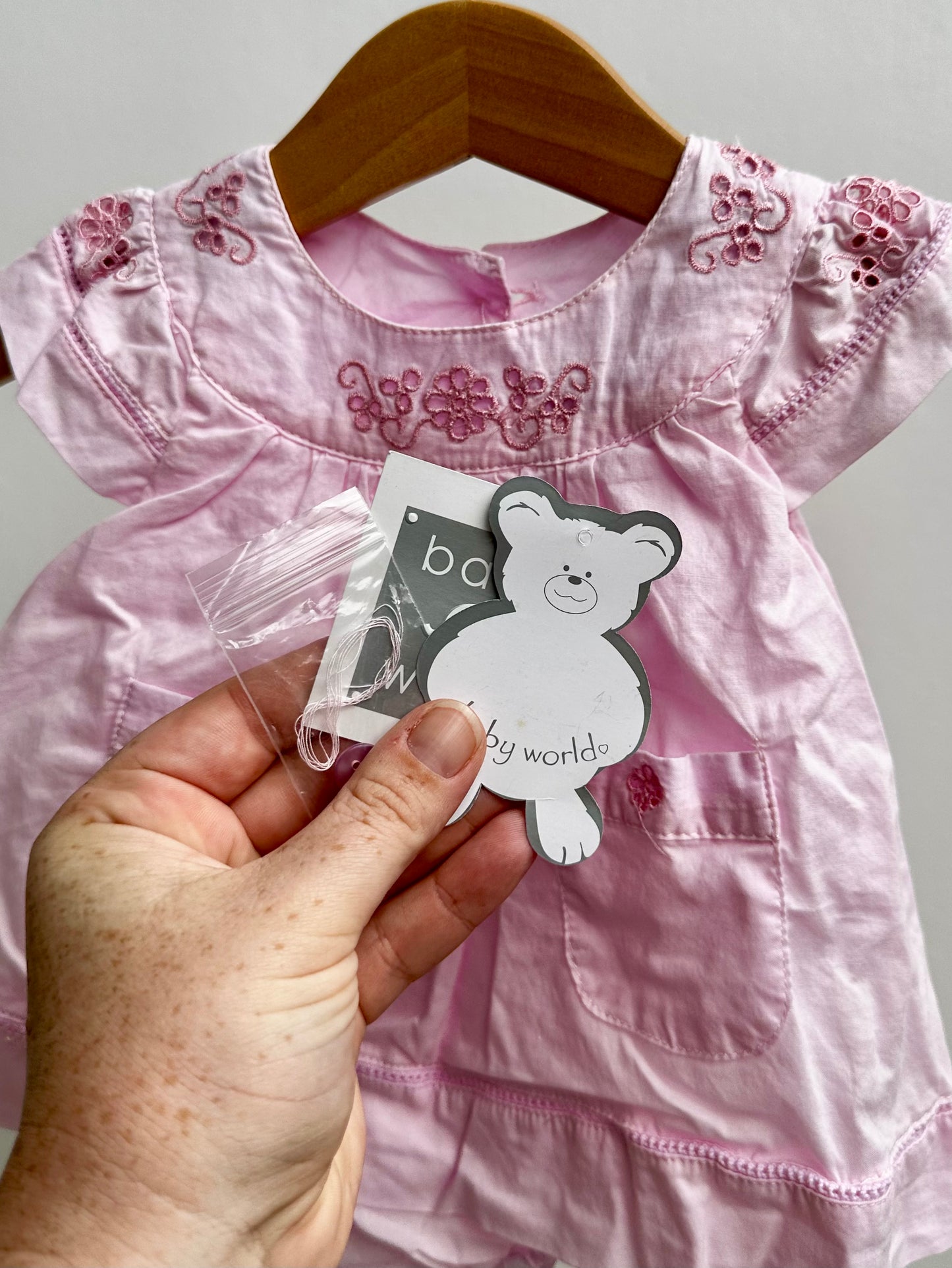 Baby World romper - size 0000