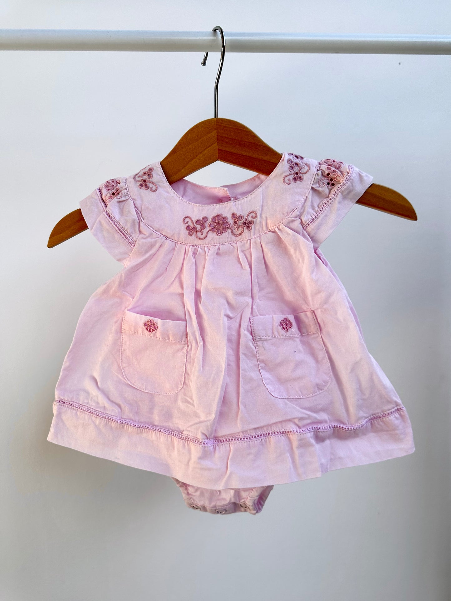 Baby World romper - size 0000