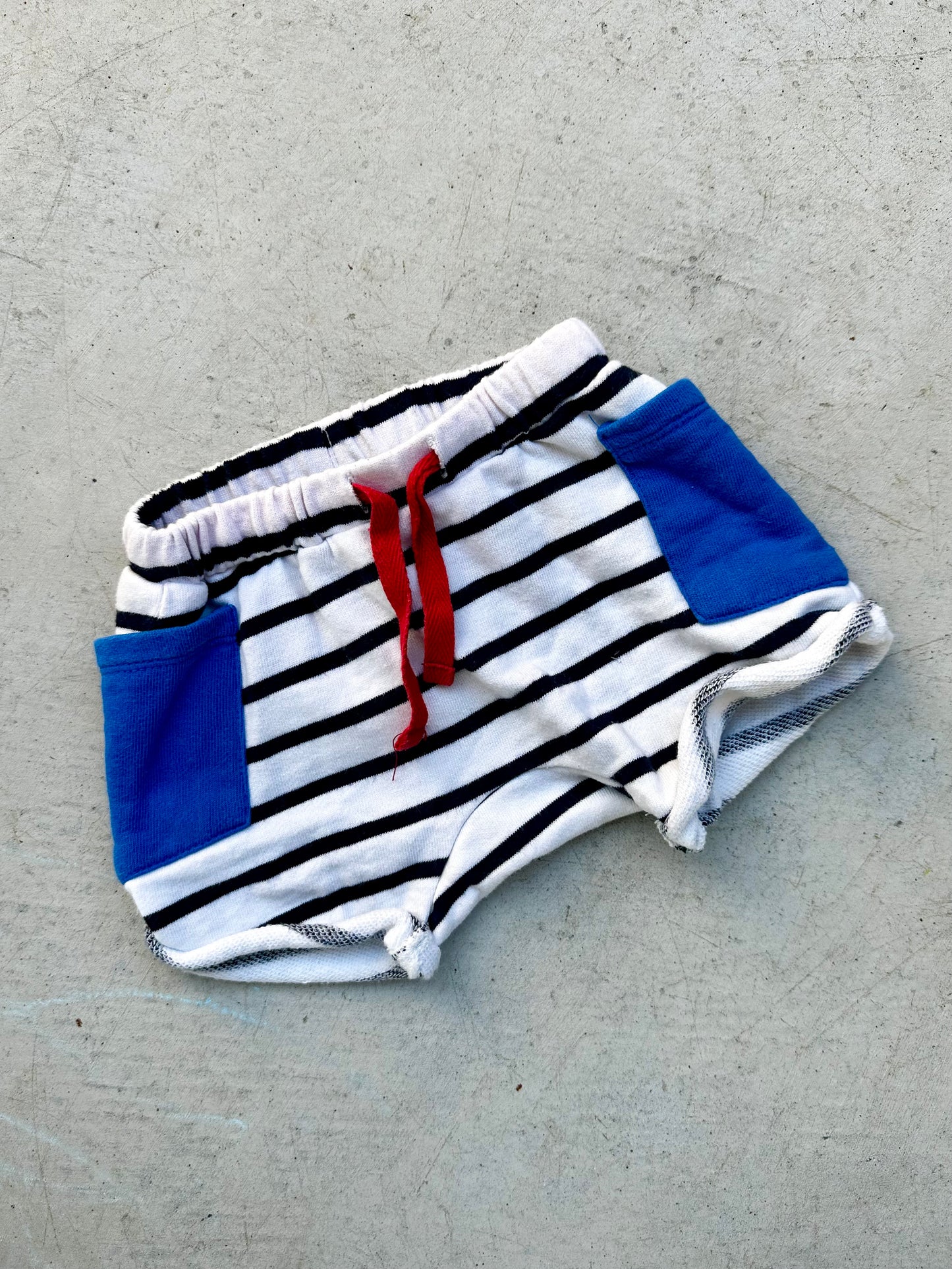Seed shorts - size 000
